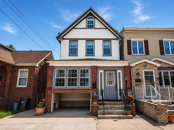 666 Avenue East image 1 of 36