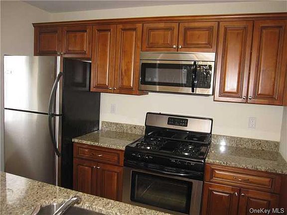 2nd image of 104 Tondo Cir