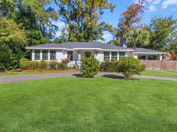 712 Columbus Dr, Savannah, GA 31405