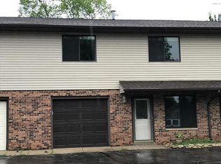 413 Friendly Cir SW, Eyota, MN 55934