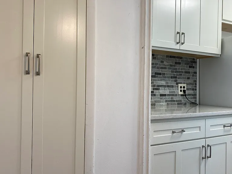1426 Willow Ave — Photo 6