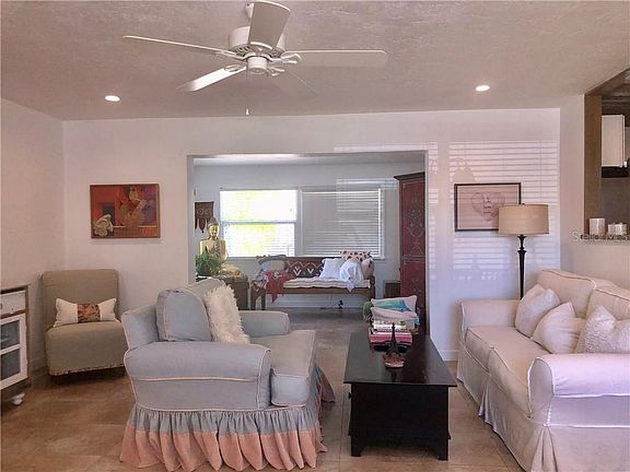 4th image of 4609 Busti Dr