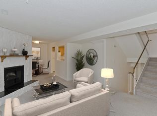 47 Glamis Dr SW, Calgary, AB T3E 6S2