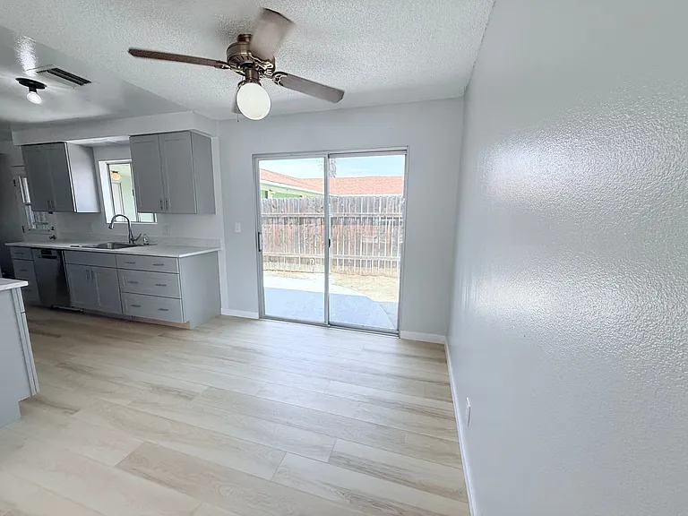 41096 Beachwood Ave — Photo 9