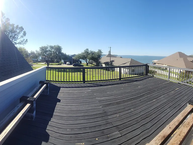 Ross Dr — Photo 2
