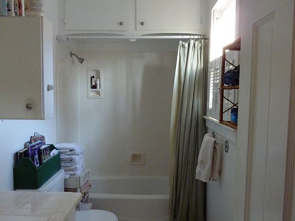 5th image of 3946 Richmond Ave