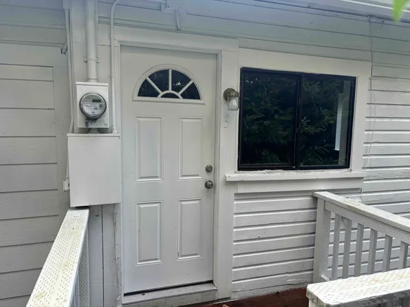 185 NW 5th St APT 3, Clatskanie, OR 97016