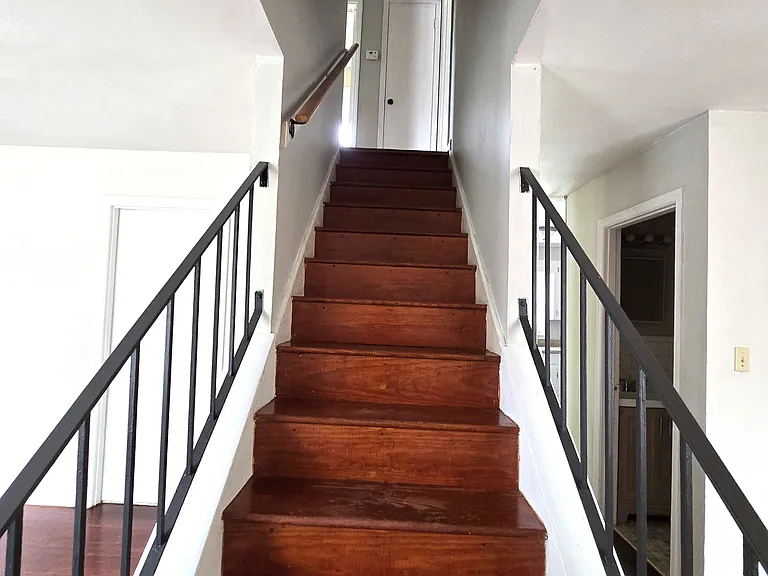 3257 Ohara Dr N — Photo 5