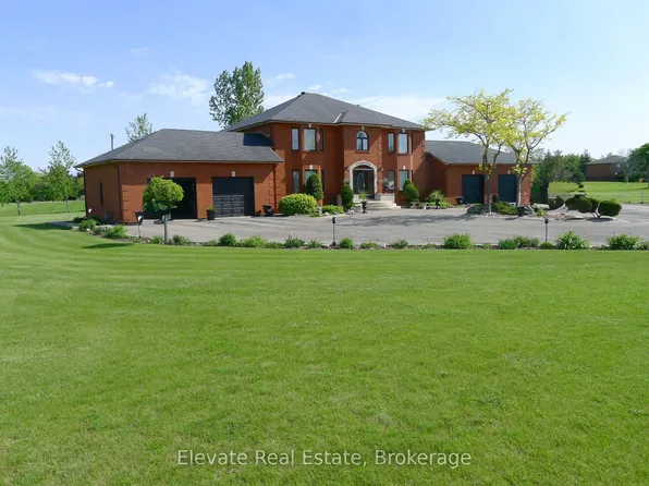 16 Fenton Way, Brampton, ON L6P 0P5