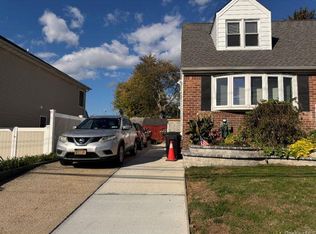 1386 B St, Elmont, NY 11003