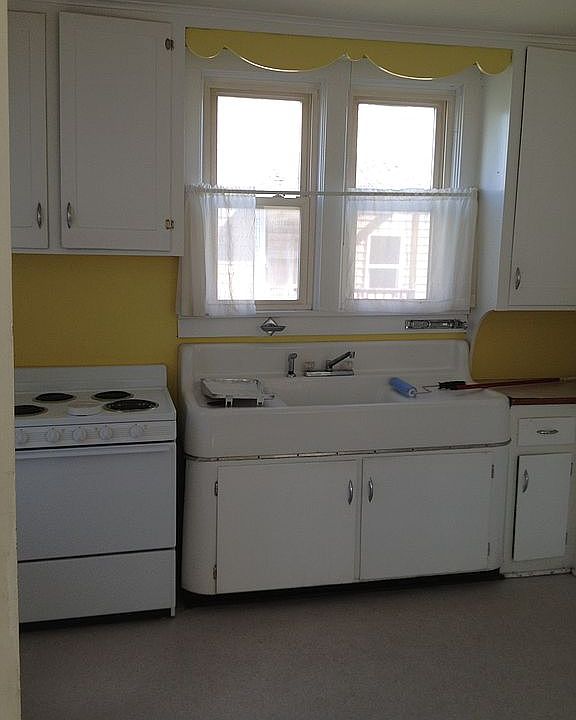 Porcelain Kitchen Sink 