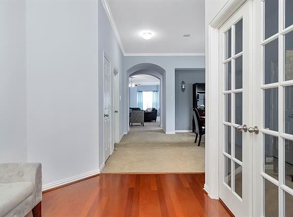 4th image of 325 Highland View Dr