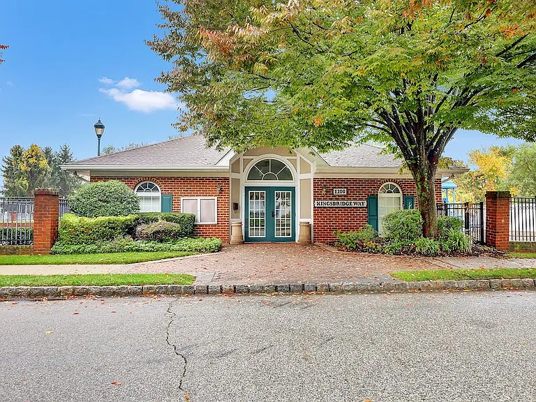 1015 Cumberland Ct — Photo 31