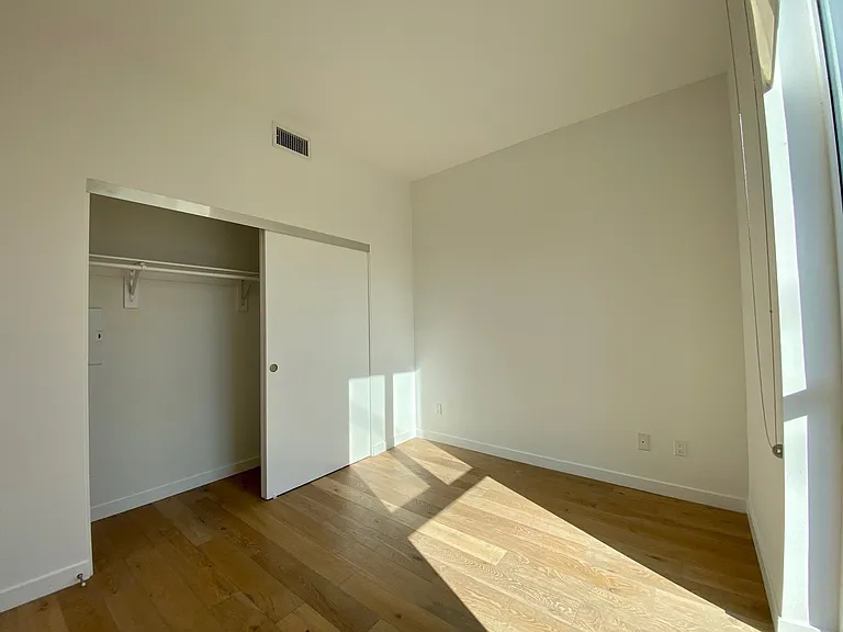 5135 W Adams Blvd #301 — Photo 13