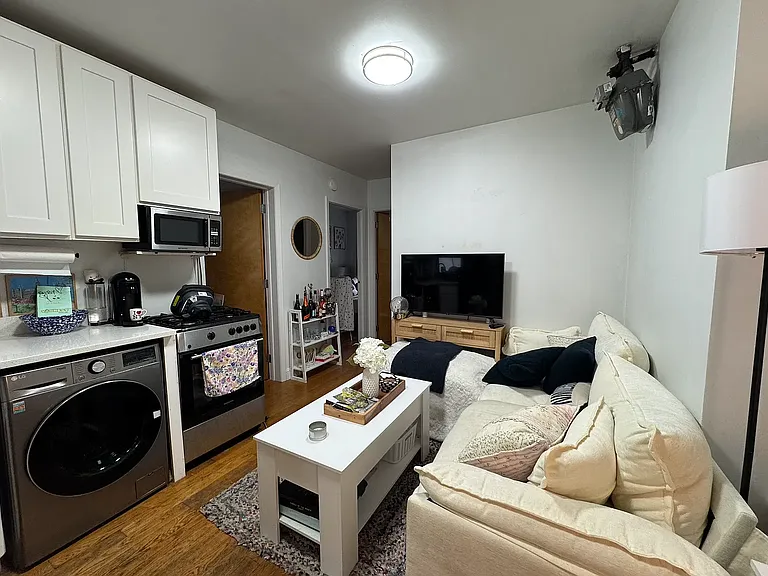 128 Thompson St #8 — Photo 1