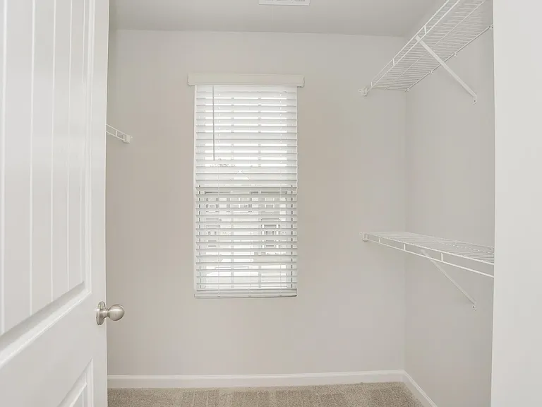 250 Hazel Ln — Photo 32