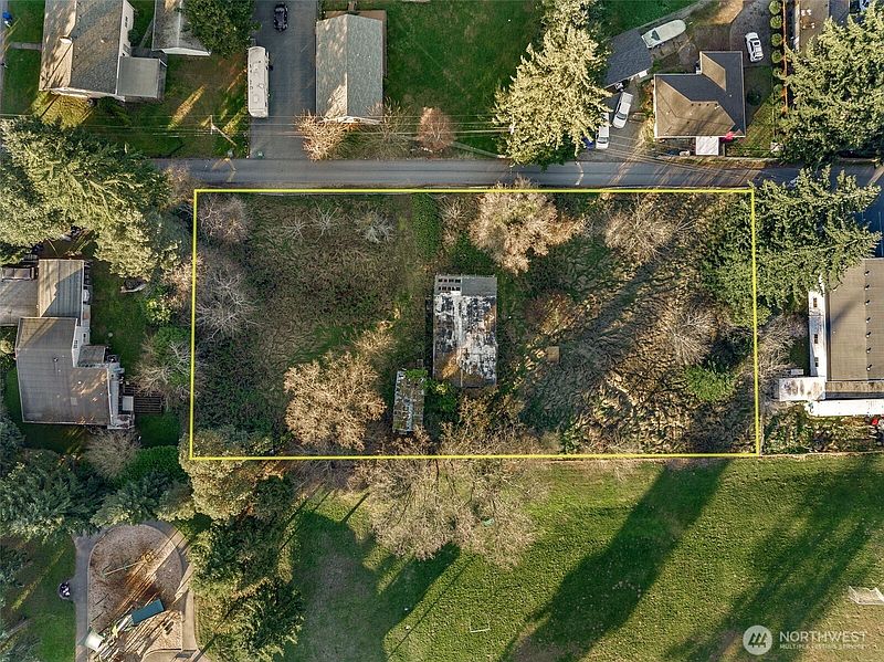 4th image of 18330 4th Avenue S