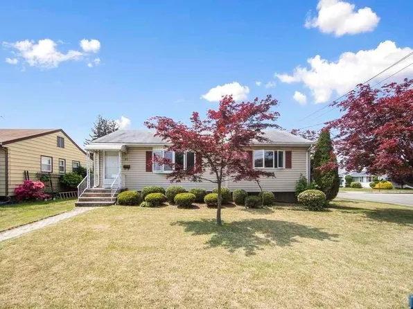 37 George St, Saddle Brook, NJ 07663