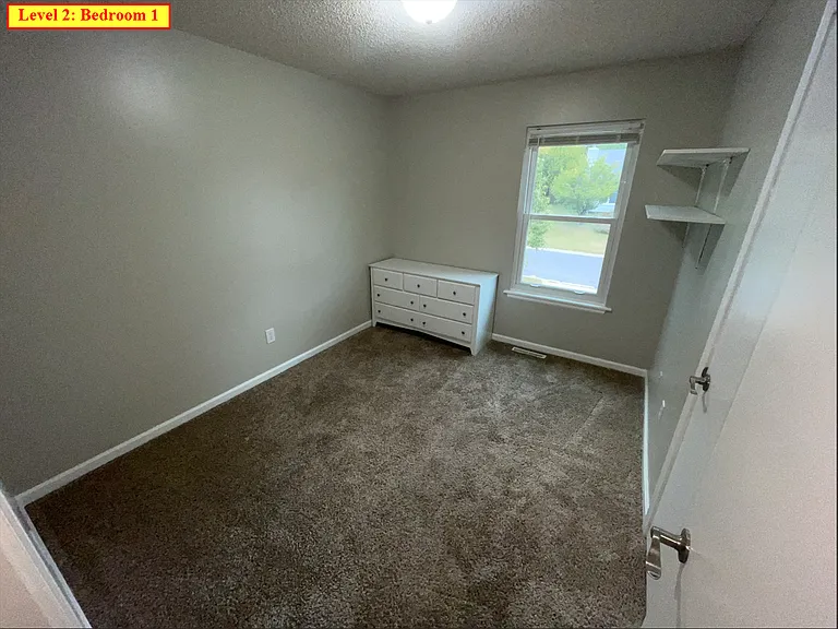 820 NE Bristol Dr — Photo 9