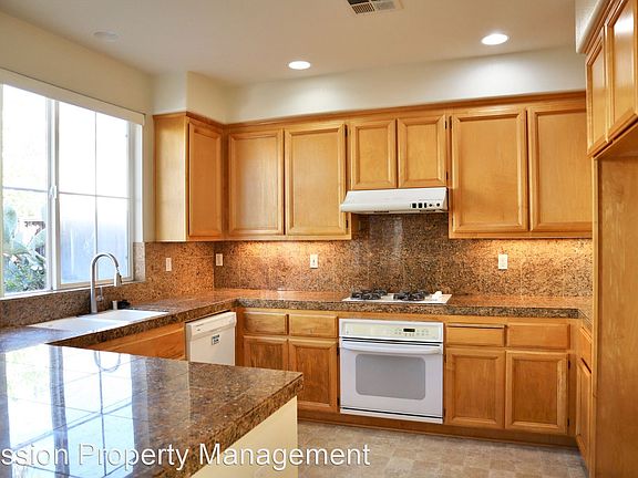 4th image of 34380 Torrey Pine Ln