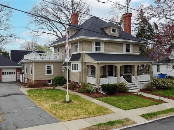 17 Sayles Ave, Lincoln, RI 02865