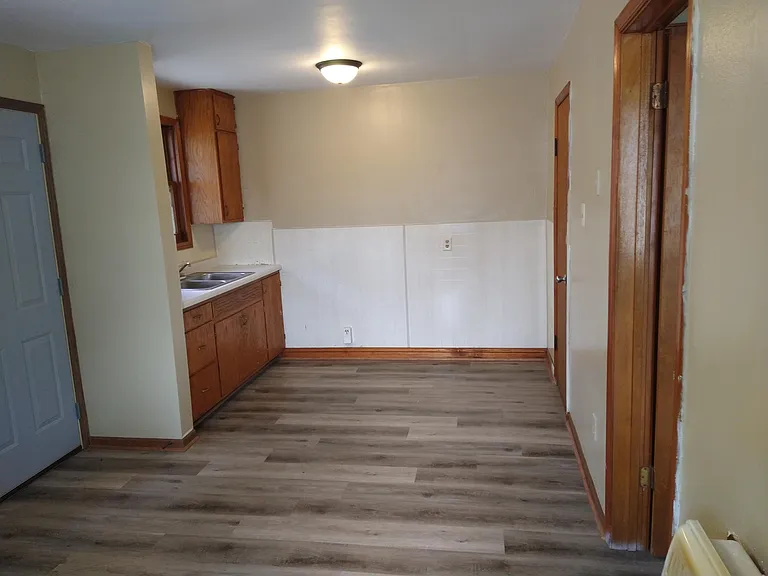 212 S Lincoln Ave — Photo 5