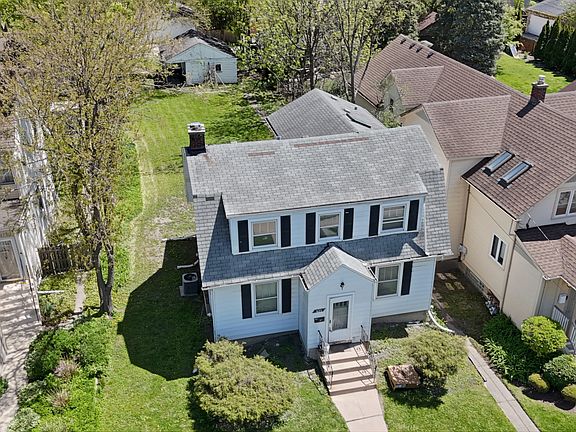 2nd image of 421 Leonard St
