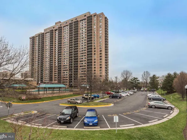 5505 Seminary Rd APT 619N, Falls Church, VA 22041