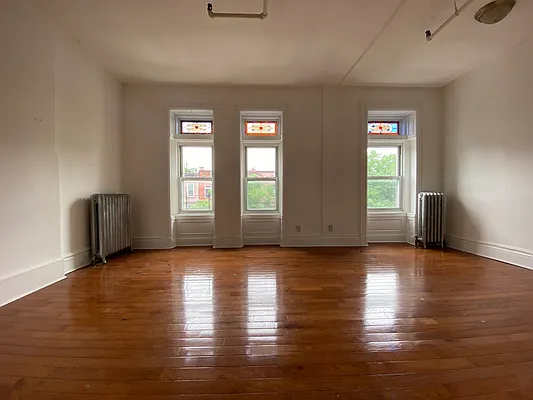 Rented by Capri Jet Realty Corp | media 2