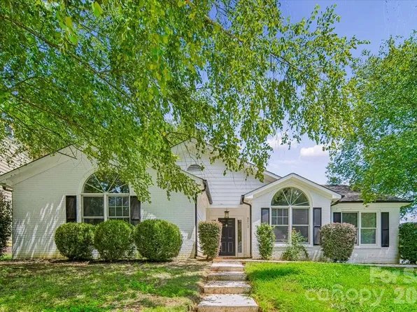 8012 Cadmium Ct, Charlotte, NC 28215