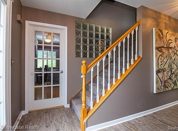 3rd image of 499 Williamsport Ct