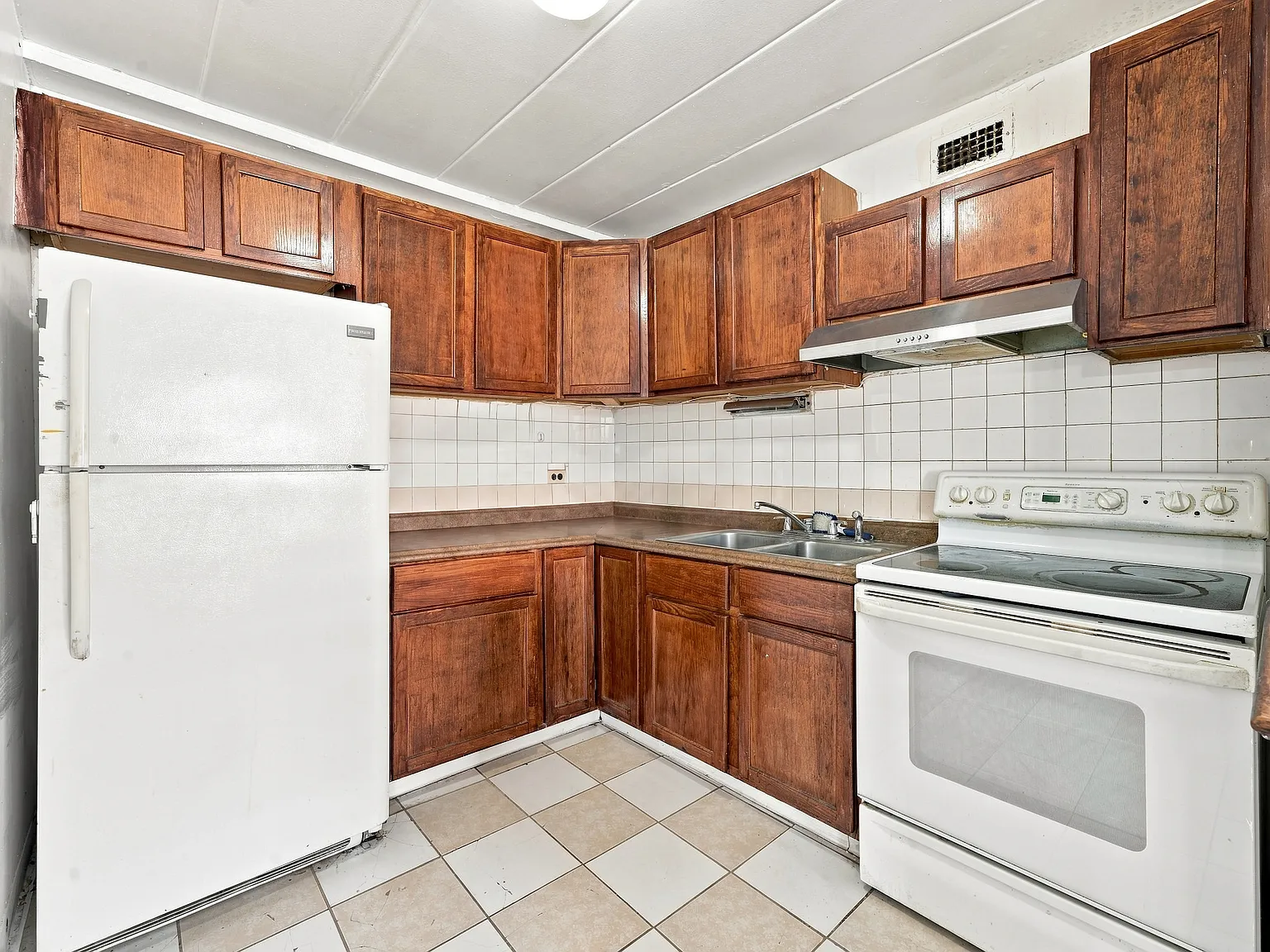 2025 W Granville Ave — Photo 4