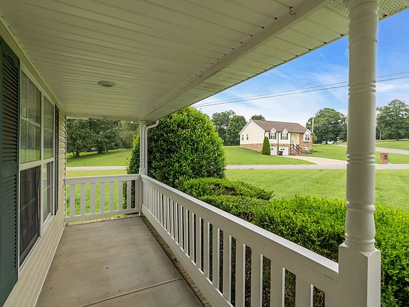 5th image of 974 Trey Phillips Dr