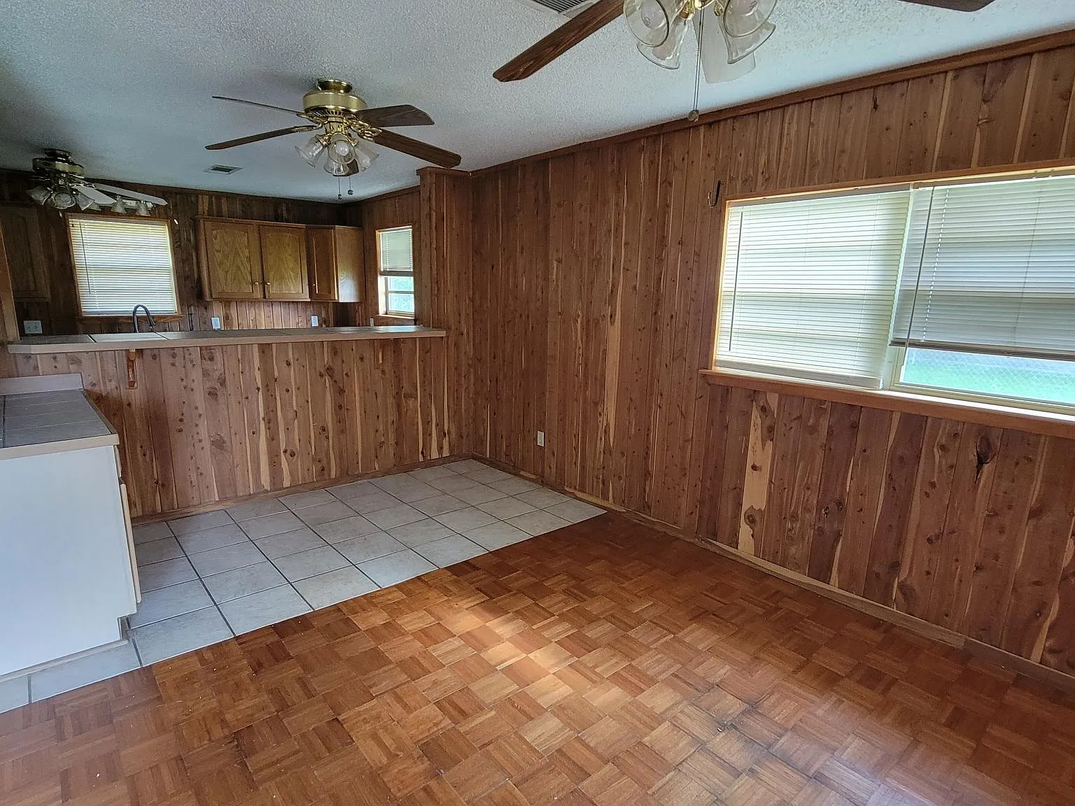 3 bed, 1404 sqft, $1,900 — Photo 2