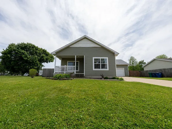 304 Alan John Dr, Westville, IN 46391