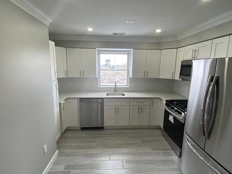 177 Roosevelt Ave #1 — Photo 1