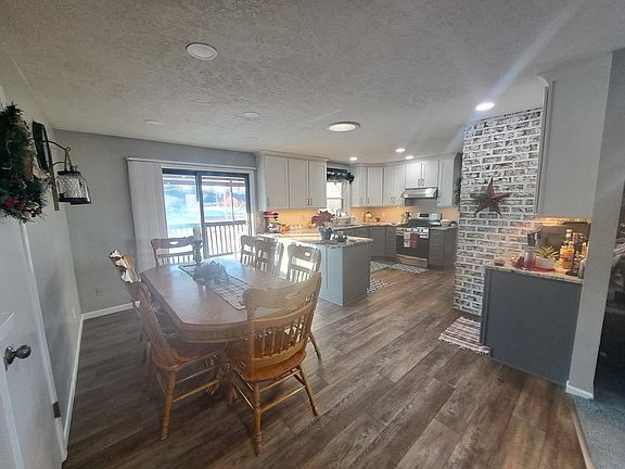 5th image of 496 W Maple Rd