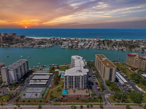 670 Island Way APT 802, Clearwater, FL 33767