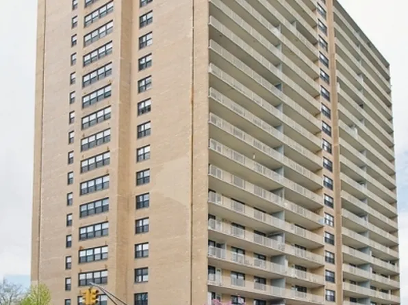 285 Aycrigg Ave #17D, Passaic City, NJ 07055