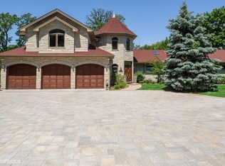 354 Brookhurst Ln, Wood Dale, IL 60191