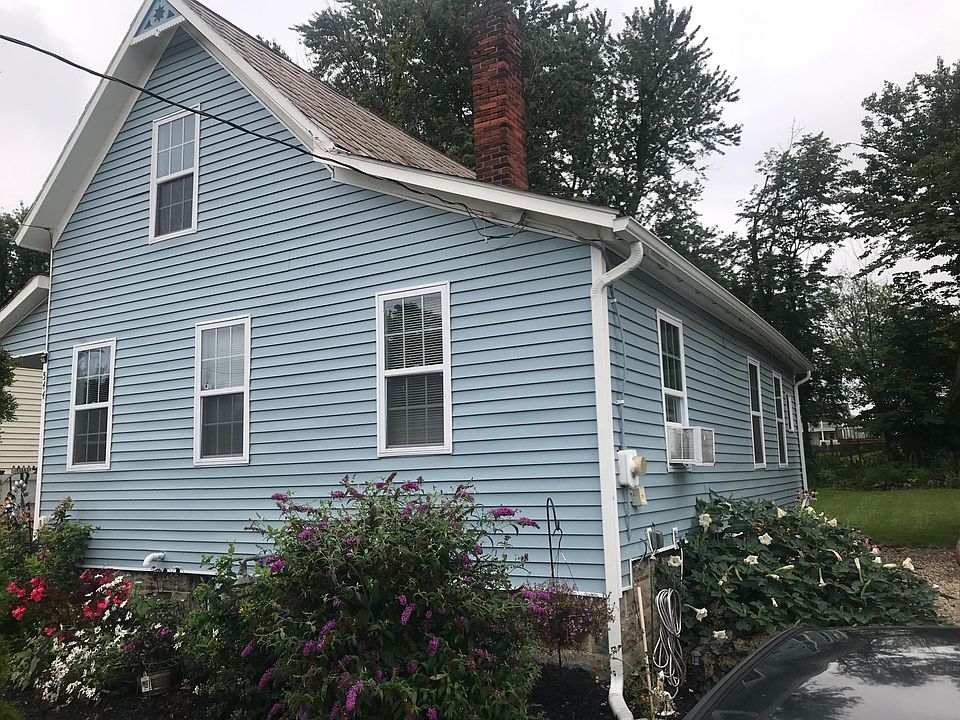 1st image of 544 Bronson St