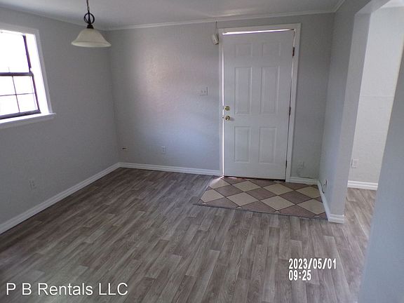3rd image of 903 NW Bell Ave #C
