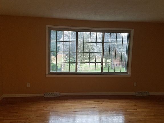 2nd image of 510 Saint Brigid St