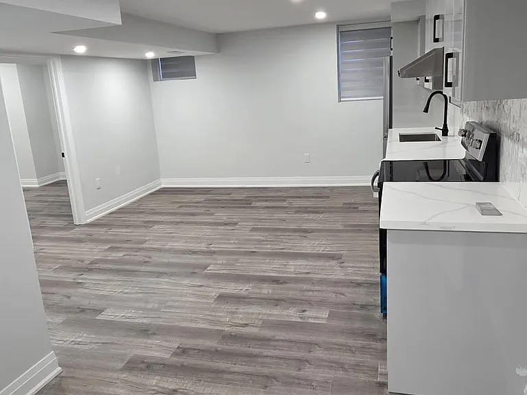 5 Broden Cres — Photo 4