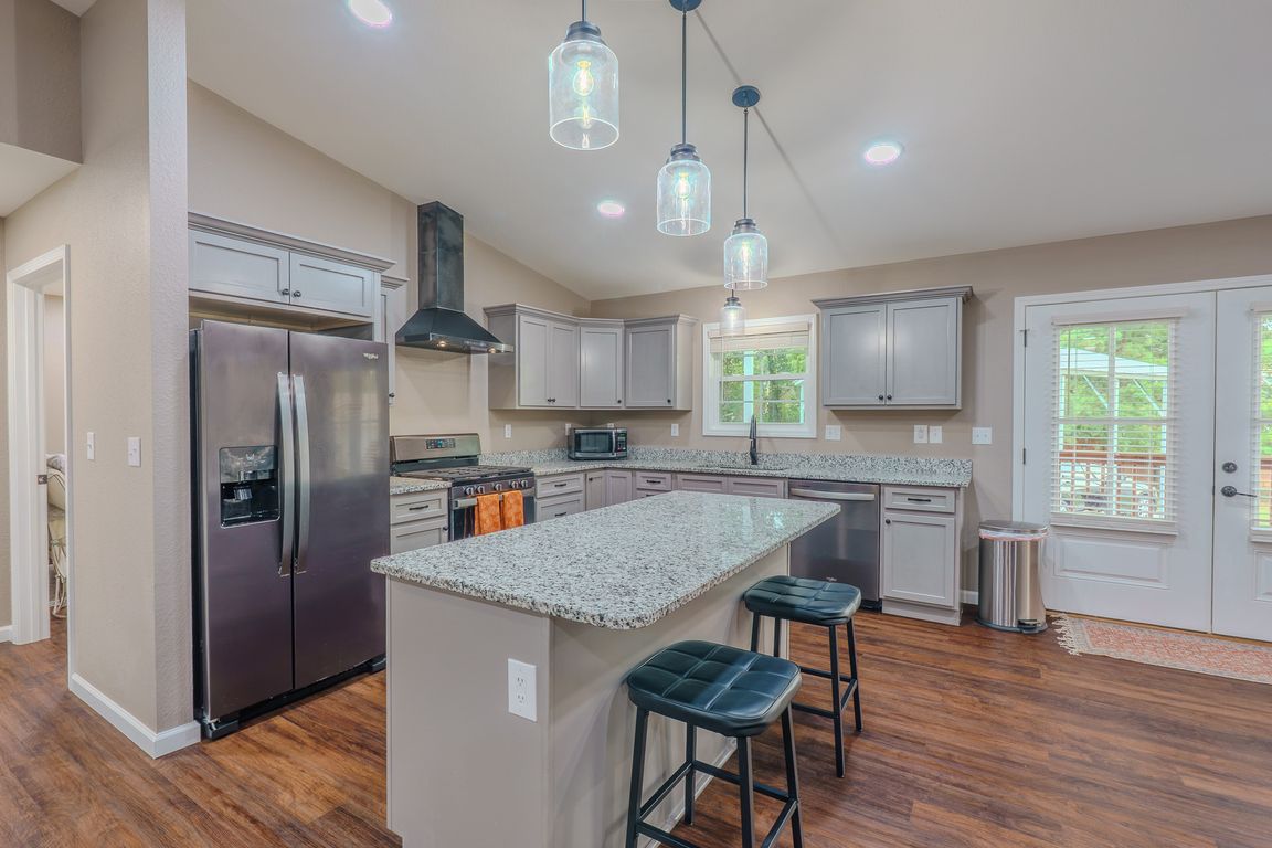 next background image