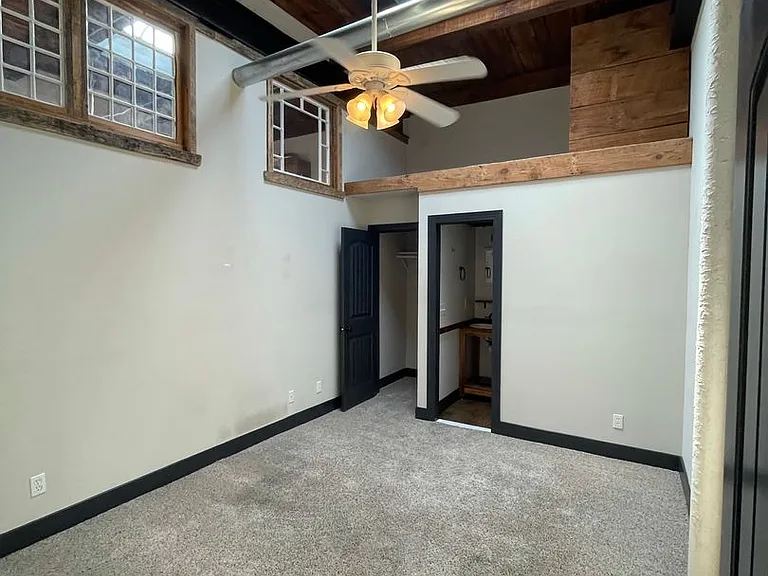 916 Washington Blvd — Photo 24