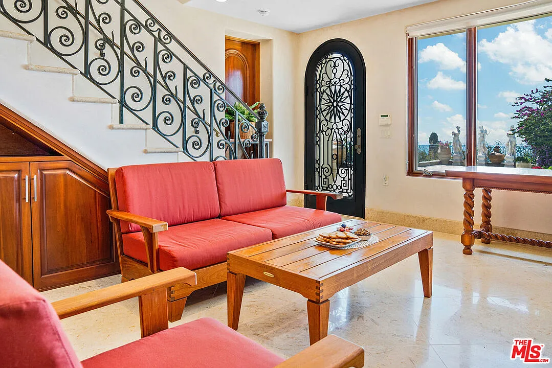 1 bed, 1.5 bath, 900 sqft, $7,500 — Photo 4