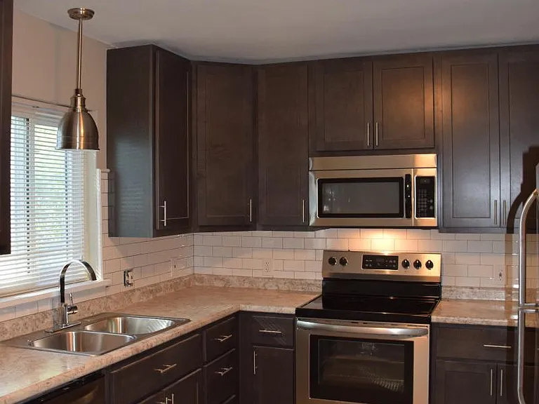 414 Charlene Dr — Photo 1