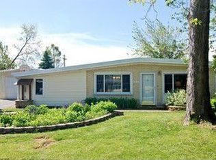 7813 W 97th Pl, Hickory Hills, IL