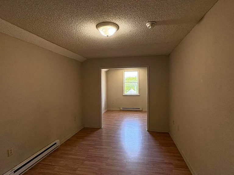 52 Diamond Ave — Photo 9